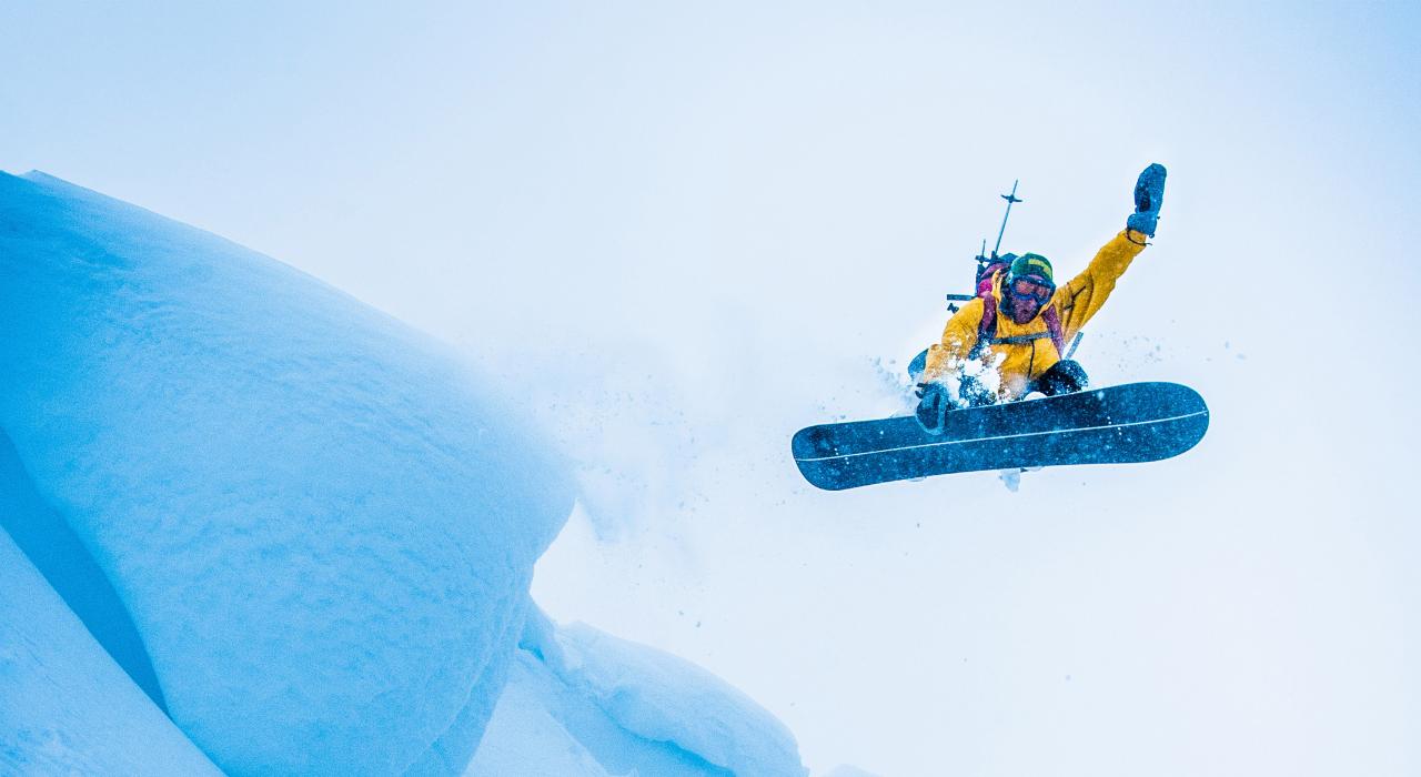 在小棉白杨峡谷的雪鸟滑雪场内享受冬日的刺激