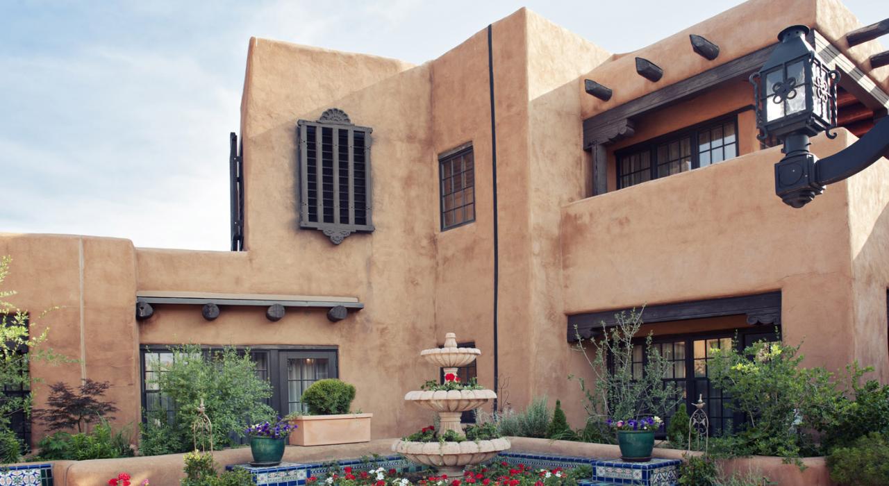 采用东方建筑材料土砖修建的房屋