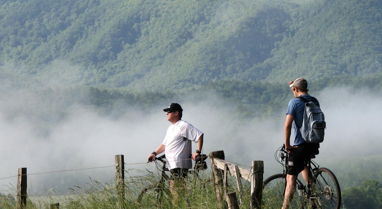 骑车探索大烟山，驻足欣赏迷人风景