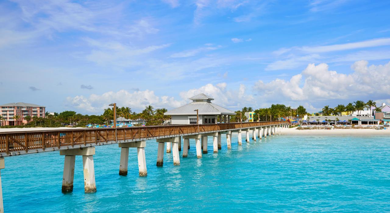 迈尔斯堡周围温暖的墨西哥湾海水