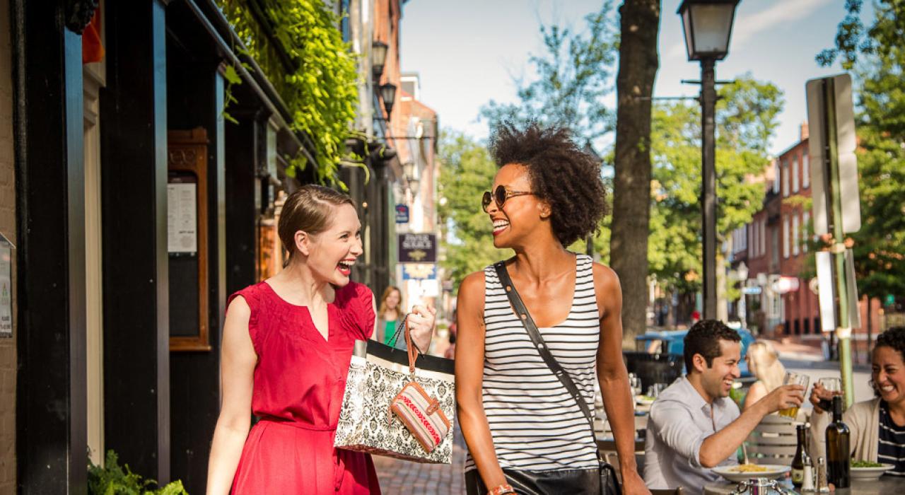Browsing the independent boutiques on walkable King Street