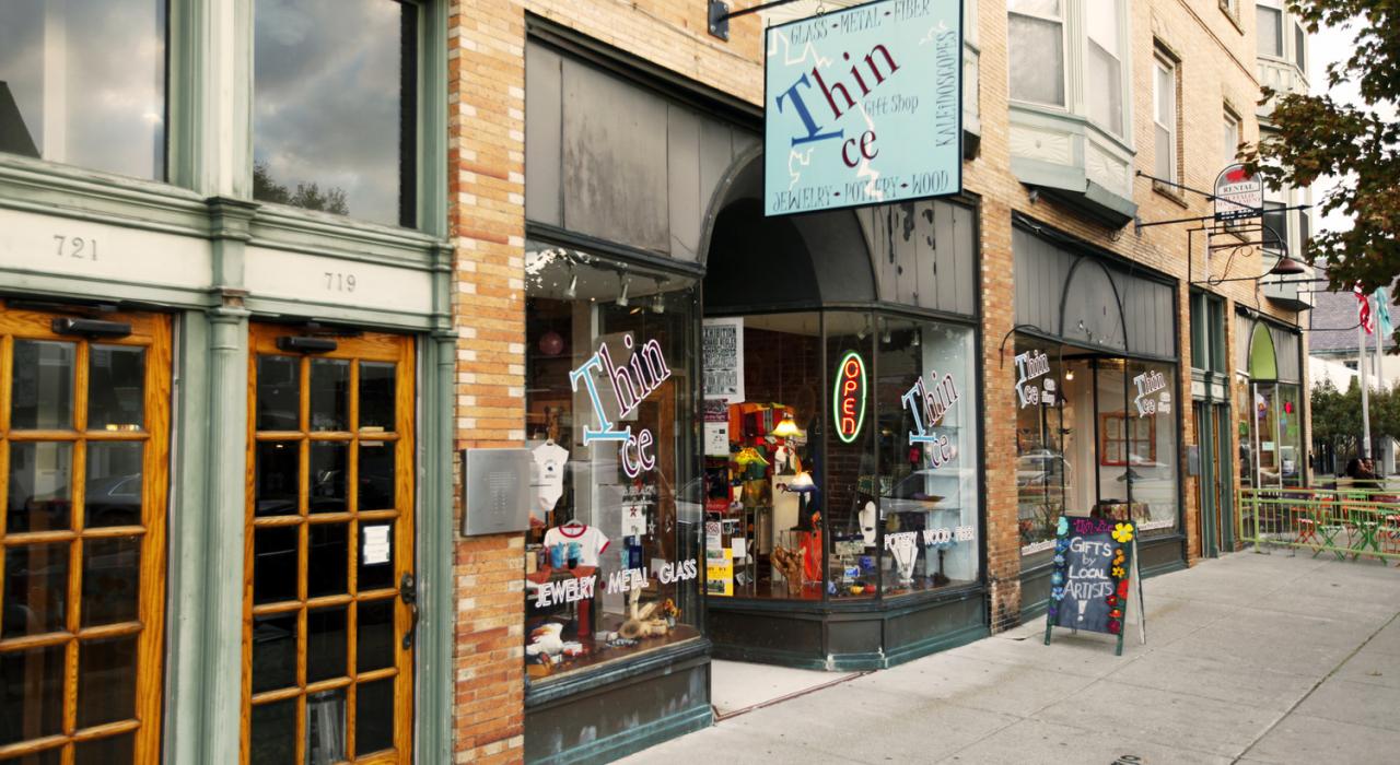 Elmwood Village 的商店