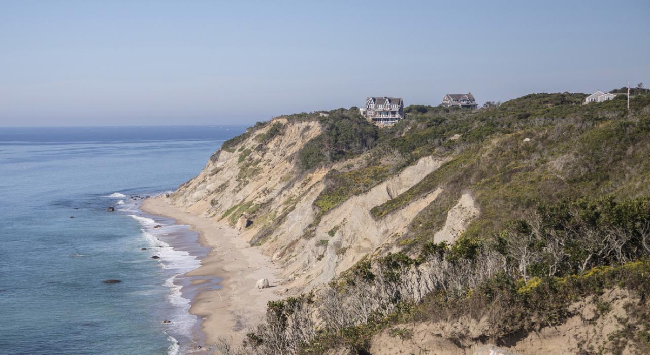 岛屿峭壁侧美景