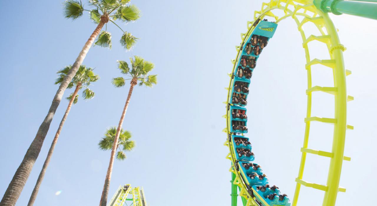 天气晴朗时在纳氏草莓园仰望天空