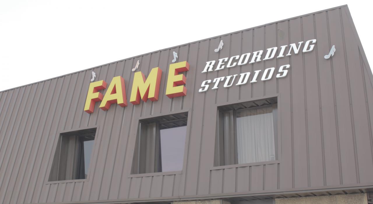 位于马斯尔肖尔斯（Muscle Shoals）的名望录音室（FAME Recording Studios）