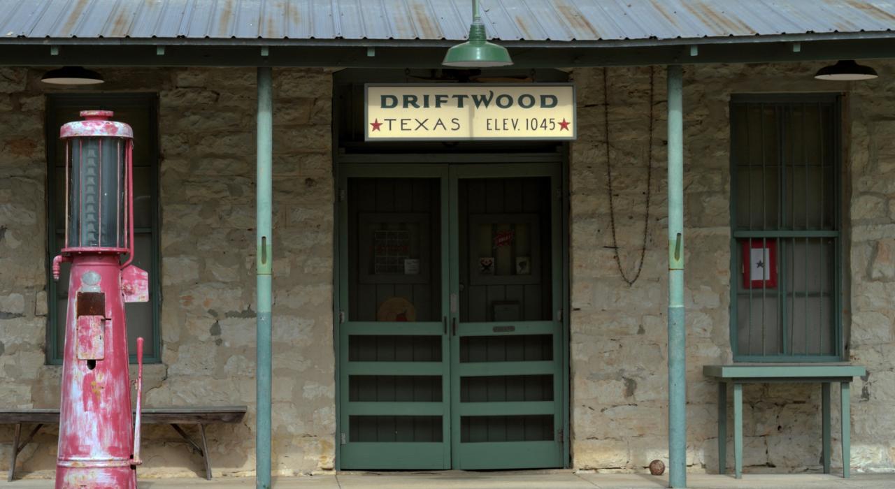 德克萨斯州德里夫特伍德镇区的乡村驿站