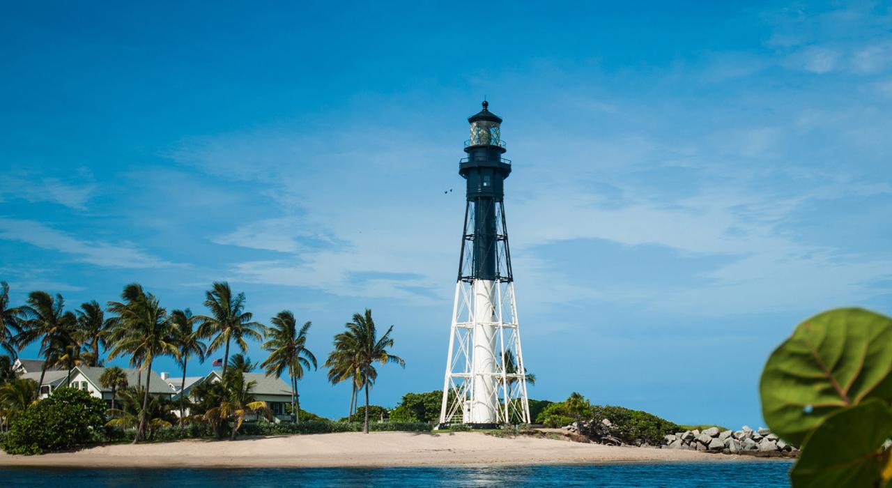 希尔斯伯勒湾口灯塔的精美环境