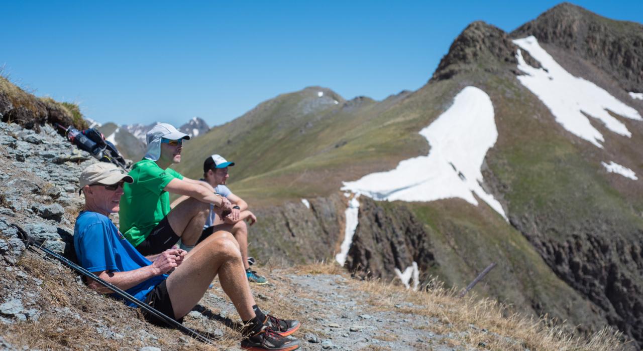 在圣胡安郡西弗敦郊外的山中休息片刻