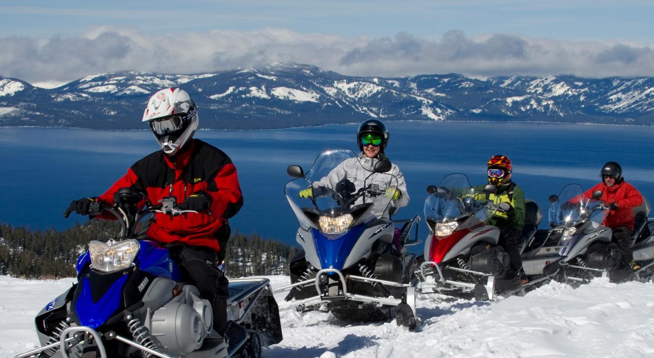 准备在雪地里畅玩一天