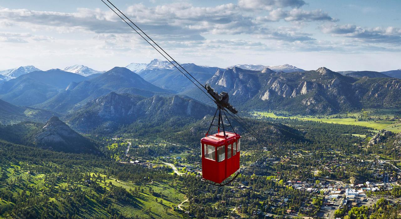 Paseando en el Estes Park Aerial Tramway hasta la cima de Prospect Mountain