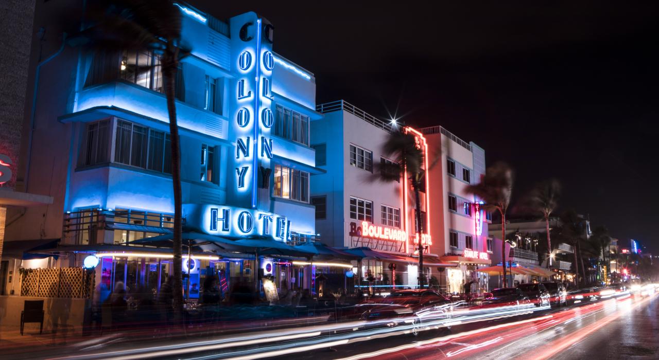 南海滩的流光溢彩