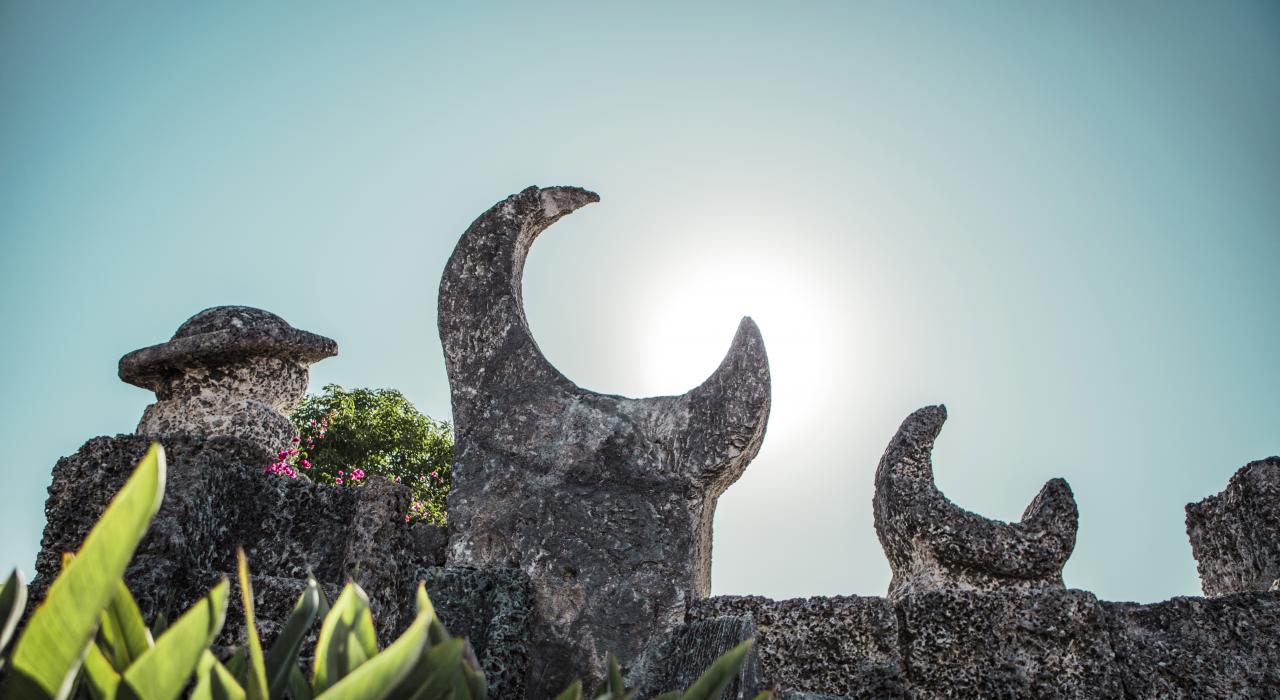 南戴德珊瑚城堡，一座瑰宝般的雕塑花园