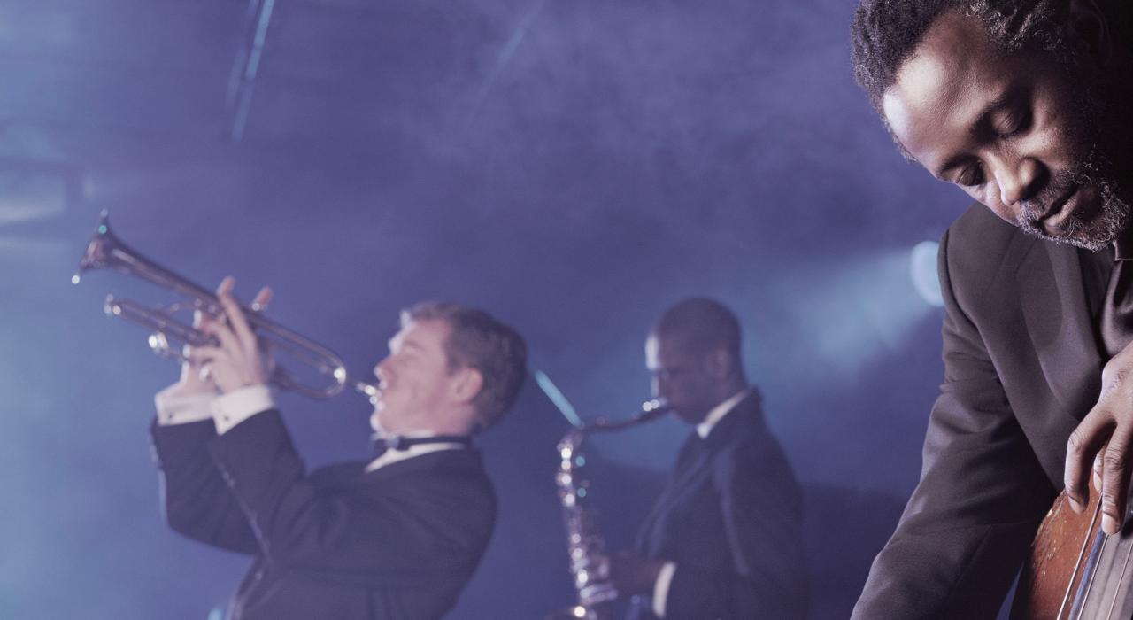 伊利诺伊州芝加哥 Green Mill Jazz Club 爵士俱乐部异常精彩的夜间爵士乐表演