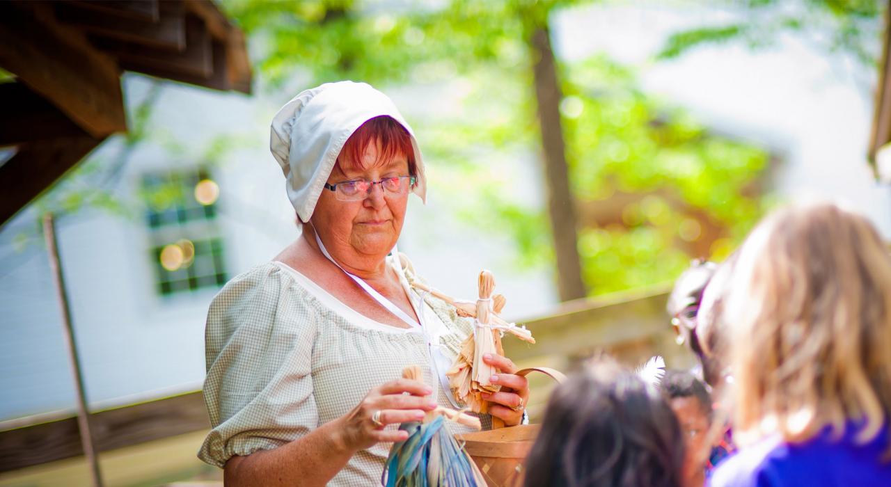 到 Burritt on the Mountain 博物馆和历史公园了解过去的故事