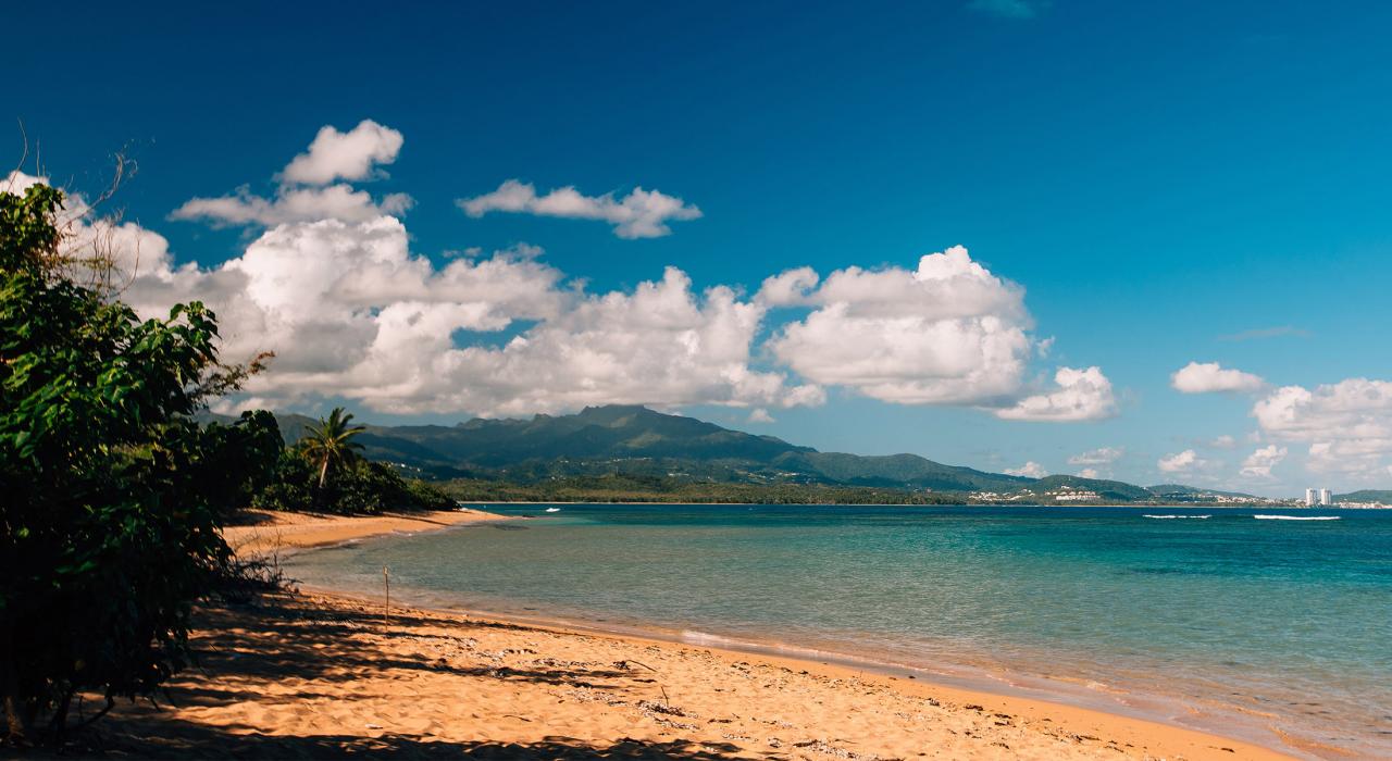 Escondida Beach 海滩，远离喧嚣的法哈多度假目的地