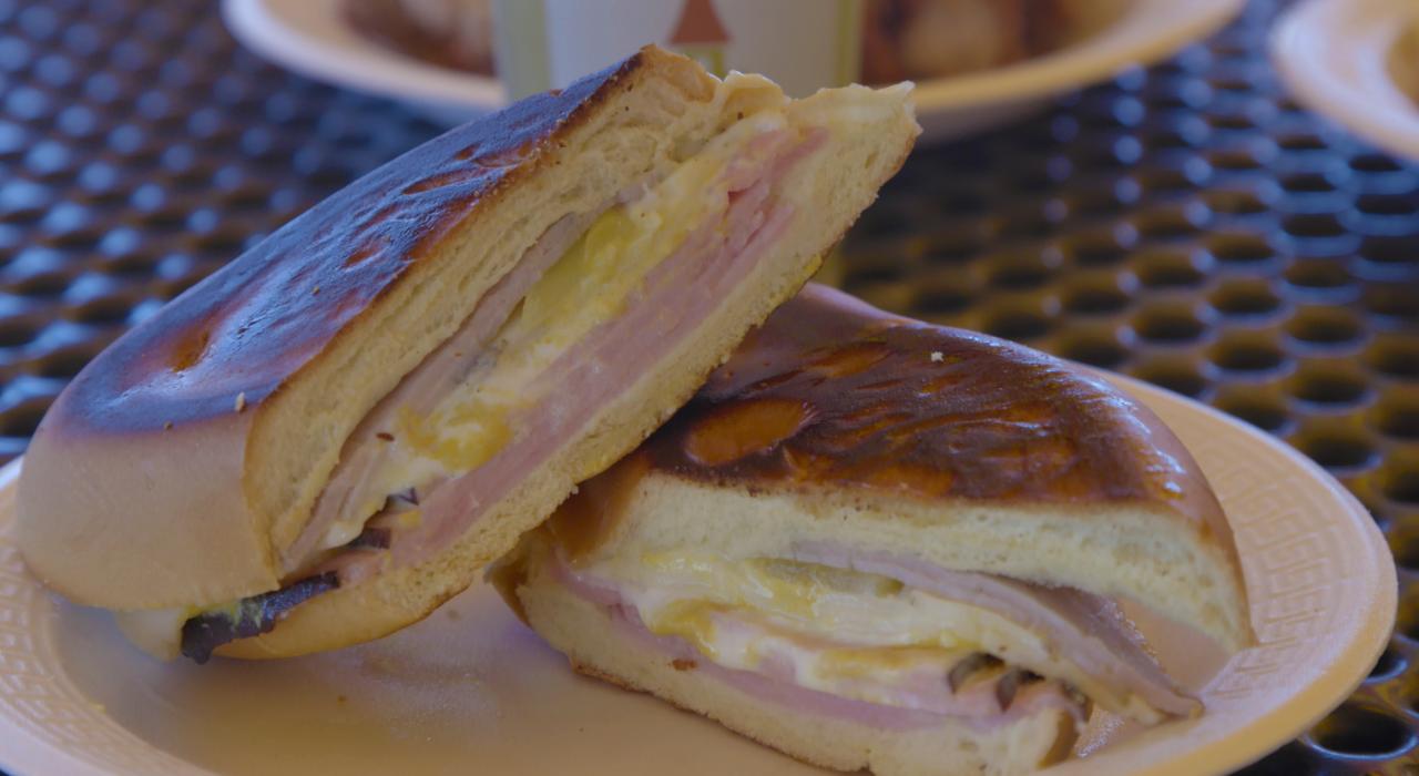小哈瓦那的一份经典古巴三明治
