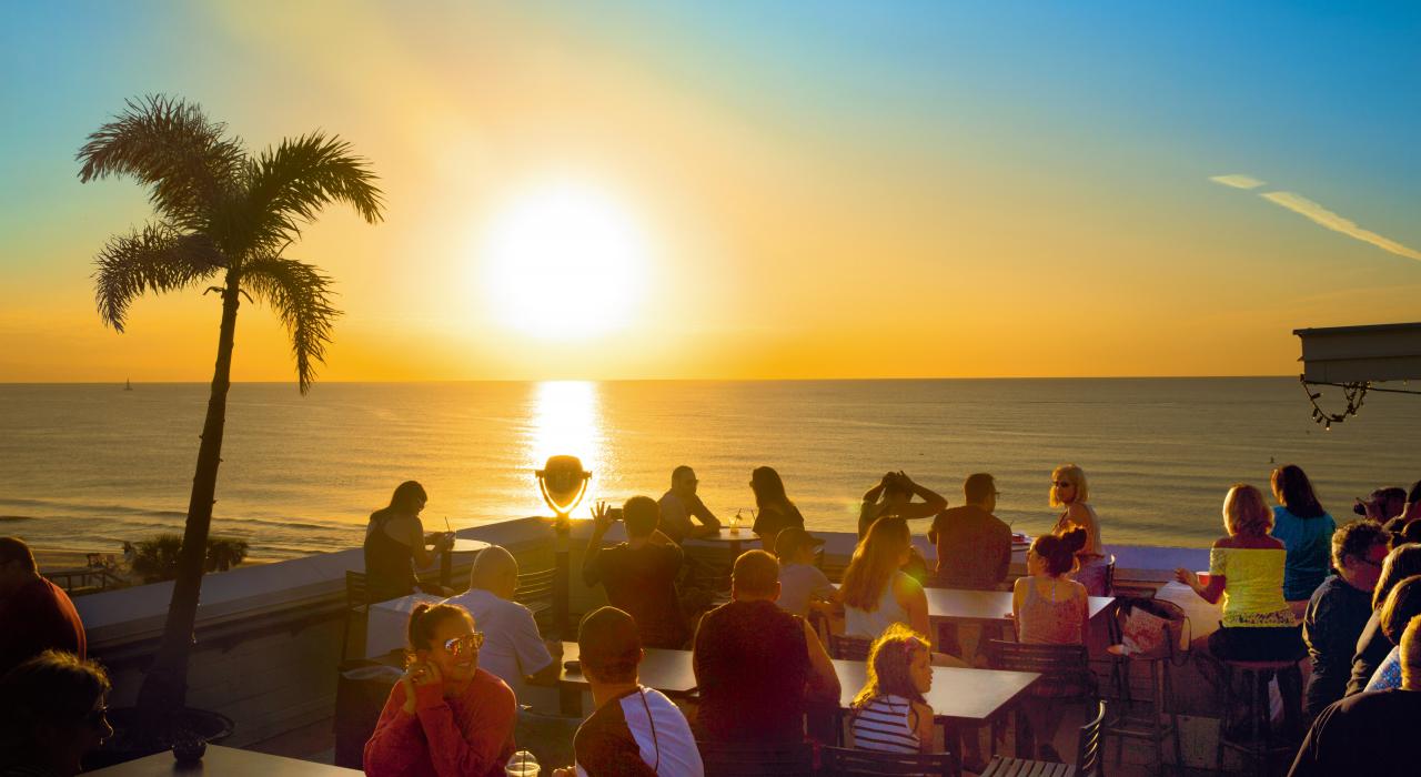 可观赏墨西哥湾日落的完美屋顶