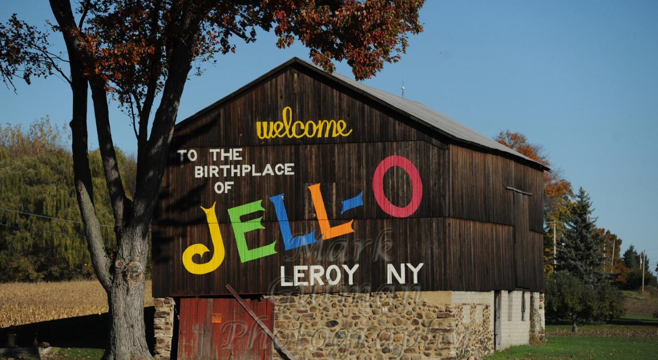 La Jell-O Barn accueille les visiteurs dans un festival de couleurs