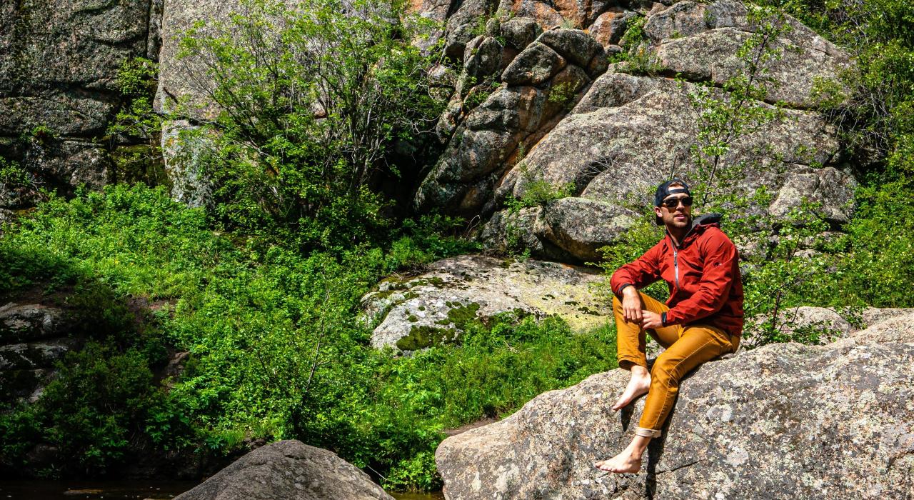 在卡特高地国家公园徒步途中驻足暂歇