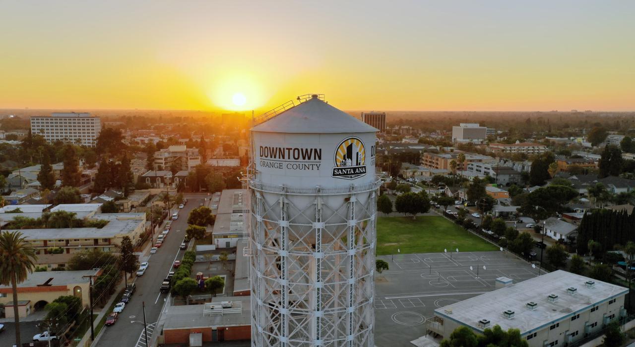 震撼人心的日出迎接南加利福尼亚州美好的新一天