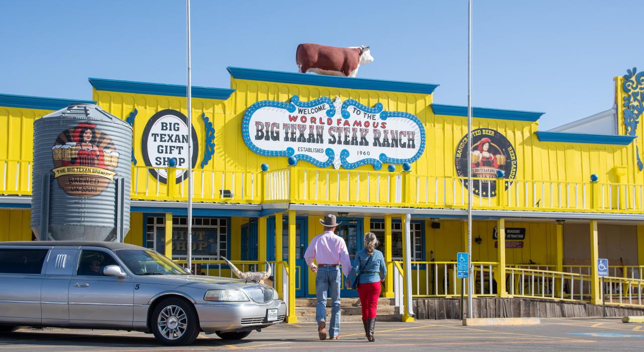 参观 Big Texan Steak Ranch 农场
