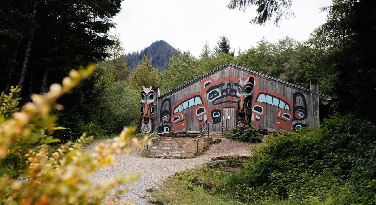 阿拉斯加州凯奇坎萨克斯曼原住民村中的海狸氏族民居