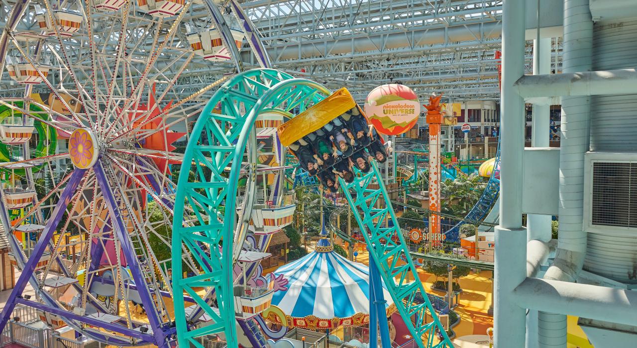 在明尼苏达州布鲁明顿美国商城的尼克宇宙乘坐过山车