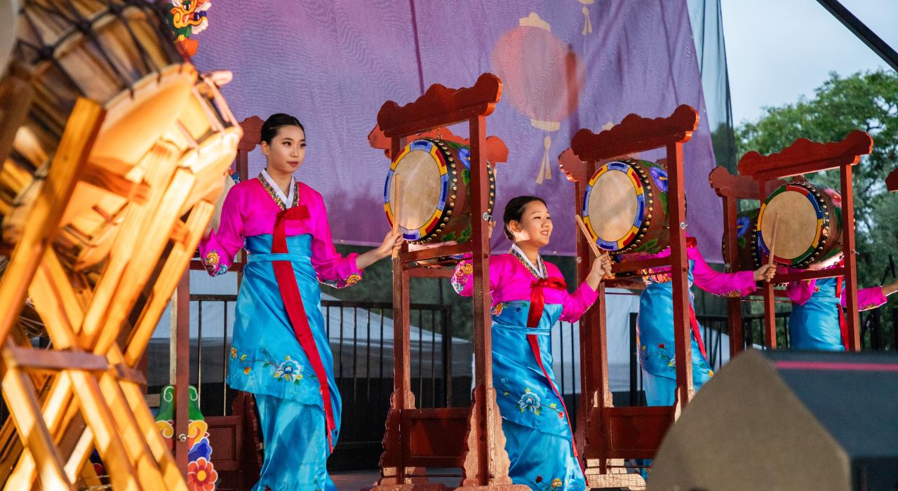 一年一度的尔湾世界村文化节，现场精彩纷呈