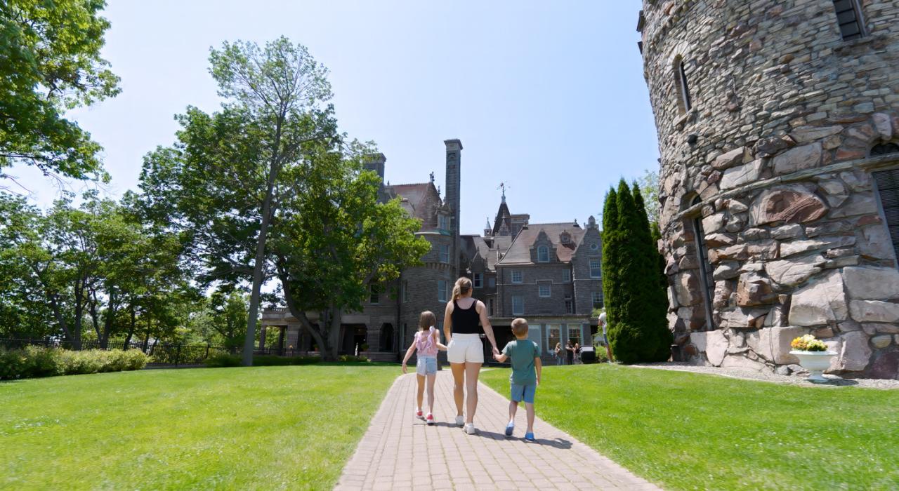 探索心岛历史悠久的波特古堡，领略其奢华庭院