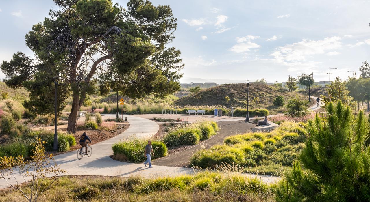 集林荫步道、运动与娱乐于一体的 Great Park 综合公园