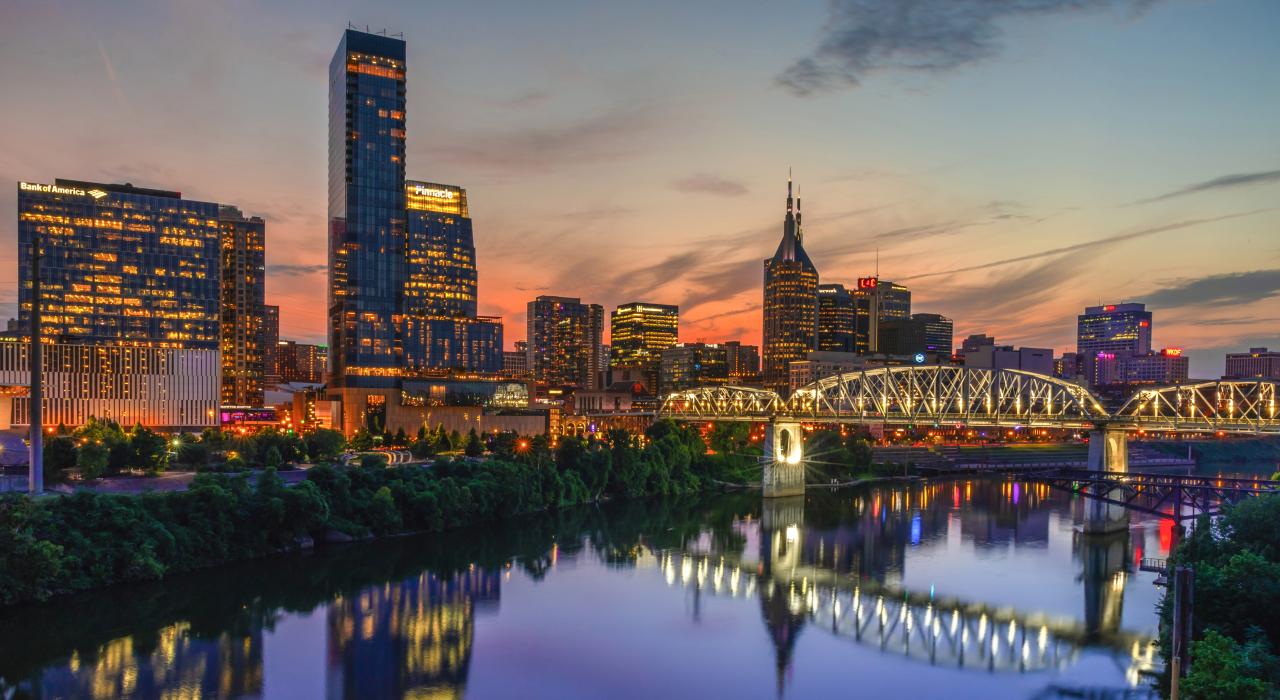 音乐之城美不胜收的日落景色