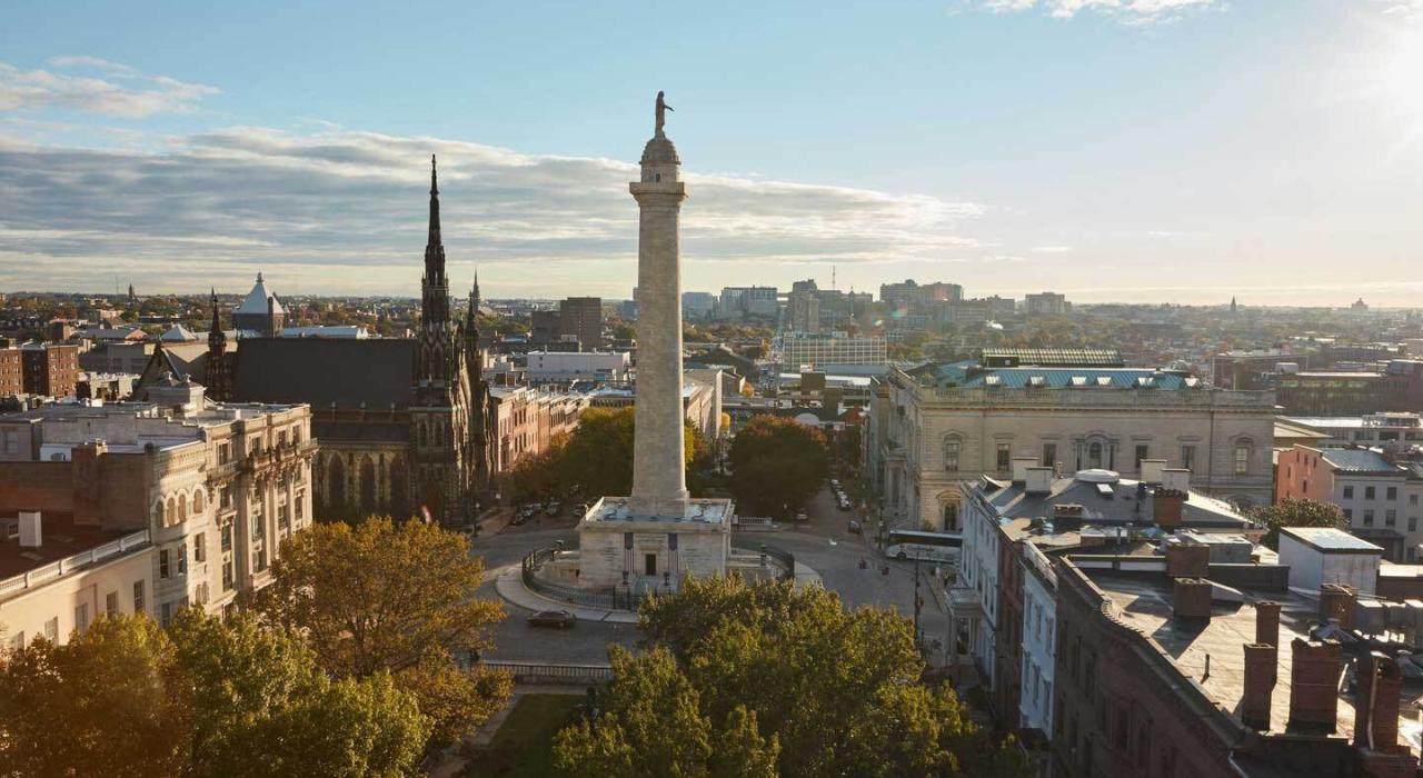 弗农山庄的华盛顿纪念碑，是美国向乔治·华盛顿总统致敬的首座重要建筑