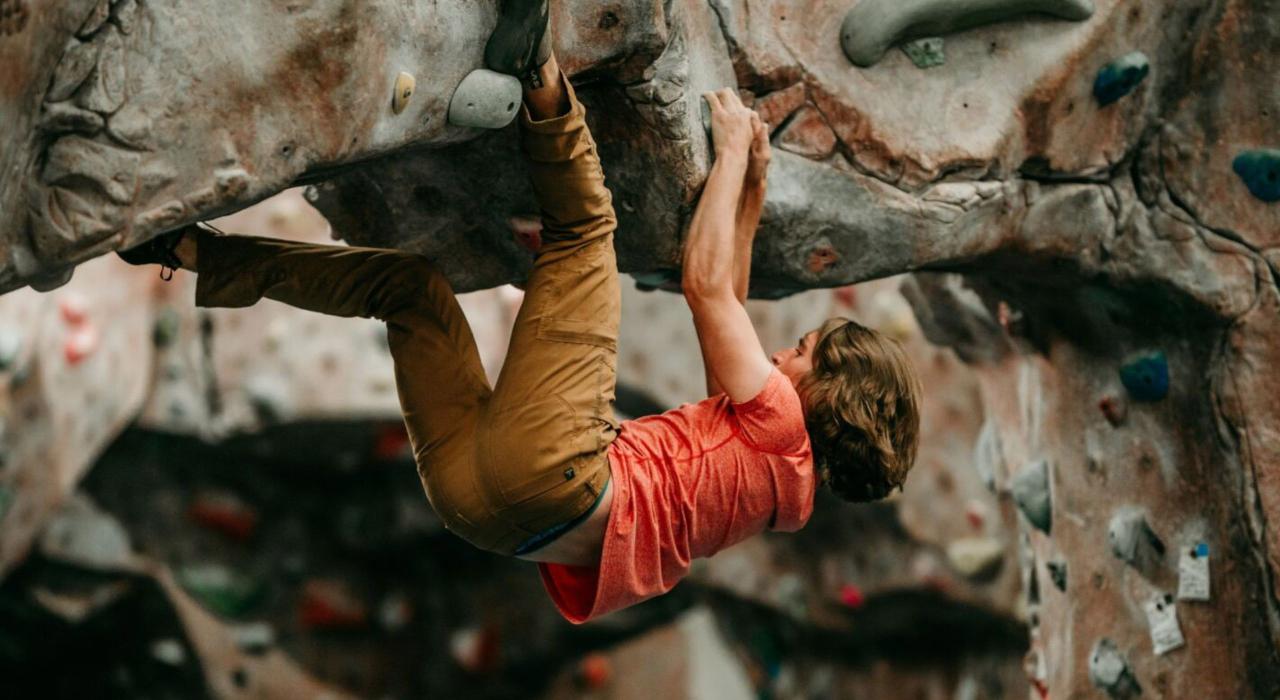 Granite Arch Climbing Center 攀岩中心的室内攀岩活动