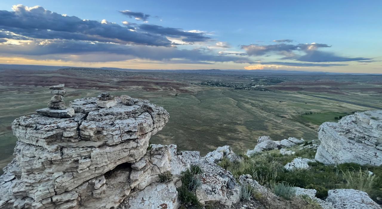 从圆顶山上眺望温泉县的绝美景致