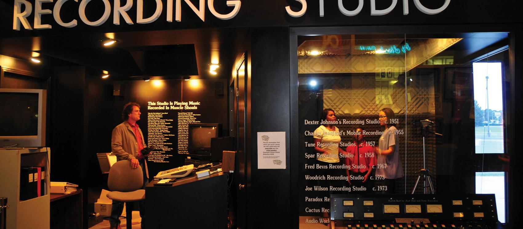 塔斯坎比亚阿拉巴马音乐名人堂内的一处录音室