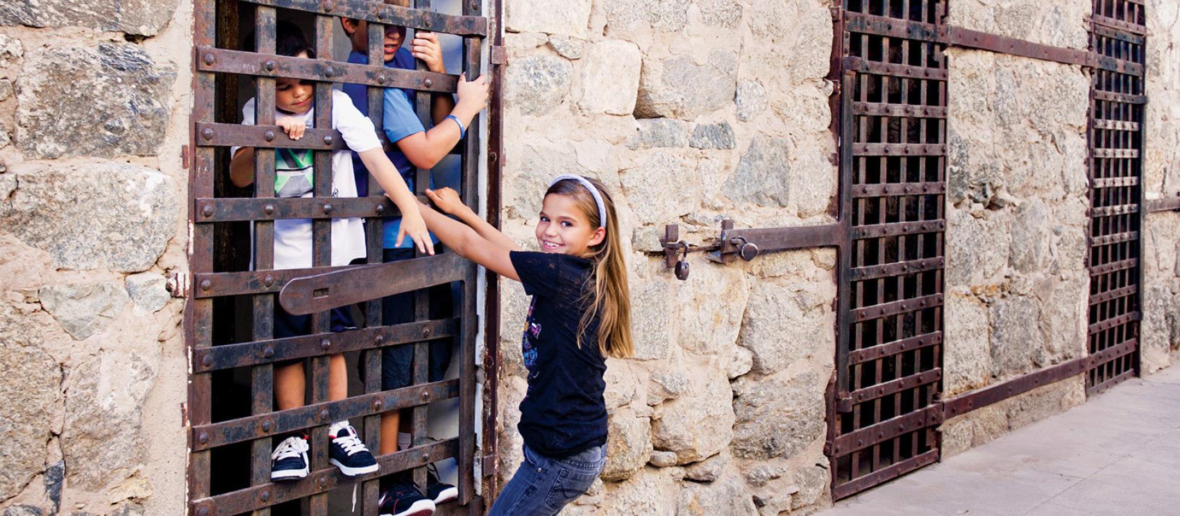 探索尤马地区监狱州立历史公园内古老的历史建筑